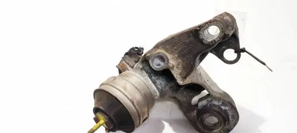 Skoda Superb B5 (3U) Engine mounting bracket 8e0199352f