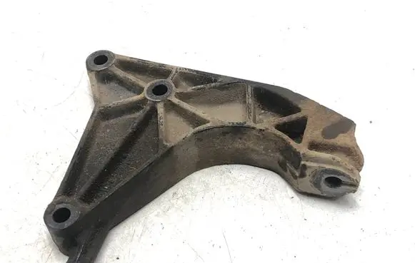Opel Zafira A Engine mounting bracket 24403861 1340623