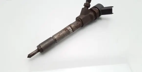 Toyota Auris 150 Fuel injector 0445110221 2367033040