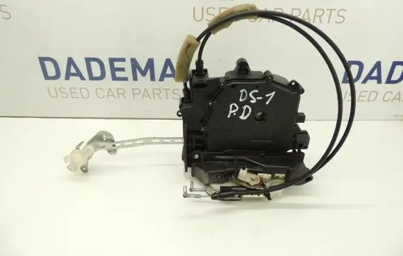 Mitsubishi Outlander Front door lock DS1