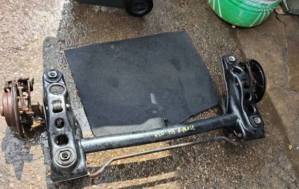 Mercedes-Benz A W168 Rear axle beam