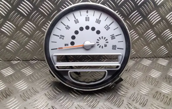 Mini One - Cooper Coupe R56 Speedometer (instrument cluster) 67379411 9189505 62116977077