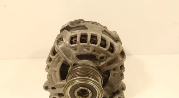 Volkswagen Polo V 6R Generator/alternator 04B903023B