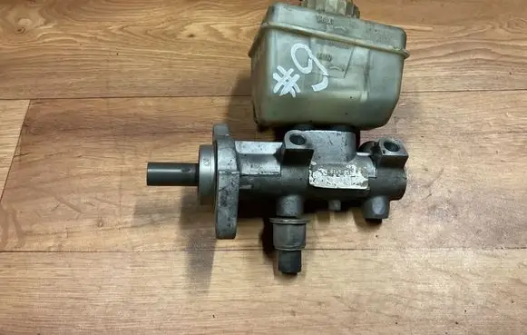 Mercedes-Benz ML W163 Master brake cylinder 2605138201 26051383041