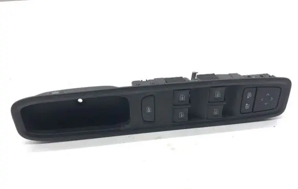 Dacia Sandero Electric window control switch 