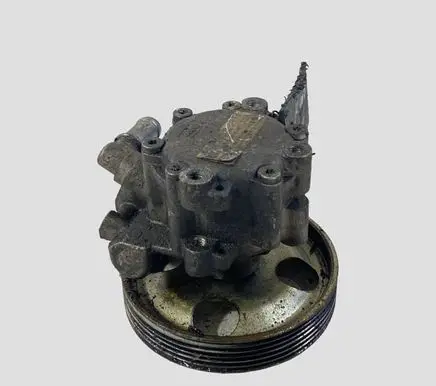 Peugeot 607 Power steering pump 9640886480
