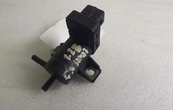 Nissan Qashqai Turbo solenoid valve 8200762162