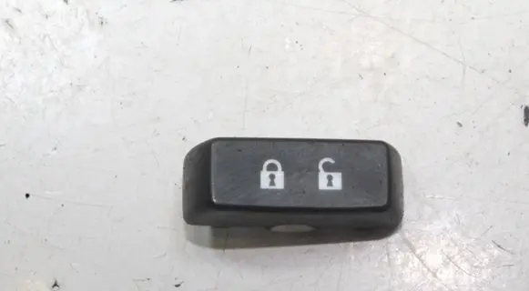 Opel Mokka Central locking switch button 