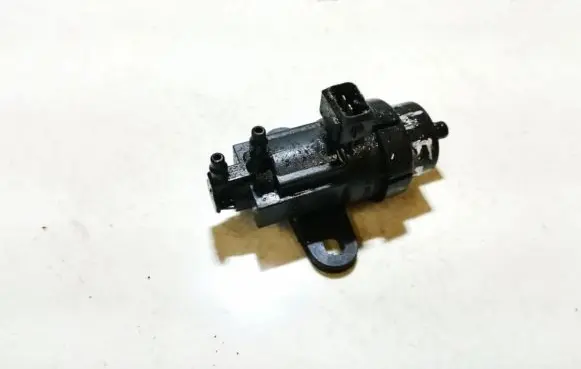 Ford Fiesta Turbo solenoid valve 98ab9e882aa 98ab-9e882-aa