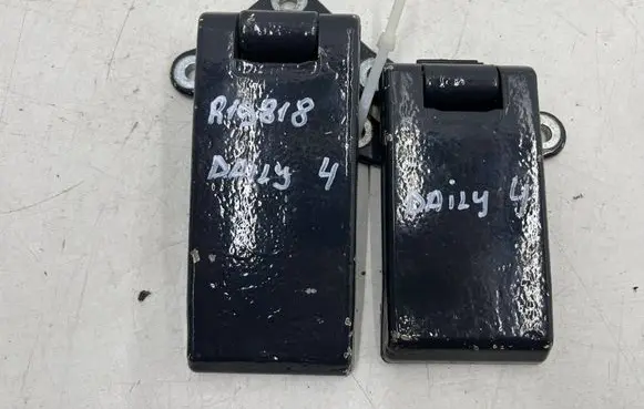 Iveco Daily 6th gen Loading door hinge set 