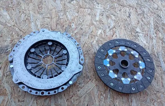 BMW 1 E81 E87 Clutch set kit 4122E1909 323064210