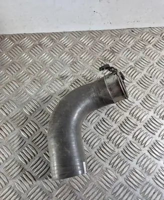 Volvo XC60 Intercooler hose/pipe 32222271