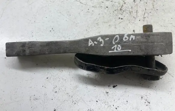 Audi A3 S3 8P Engine mount bracket