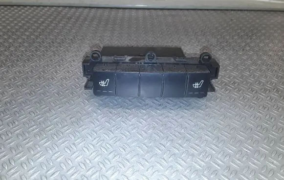Mercedes-Benz B W245 Seat heating switch 1698206510