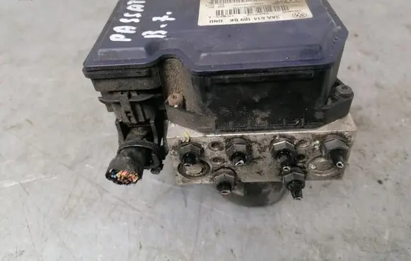 Volkswagen PASSAT B7 ABS Pump 3AA614109BK