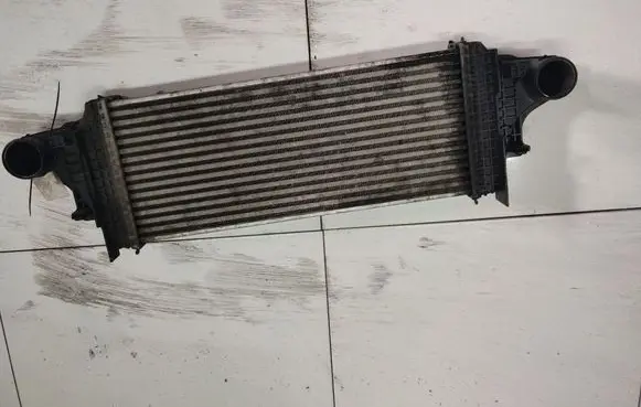 Mercedes-Benz R W251 Intercooler radiator A2515000000