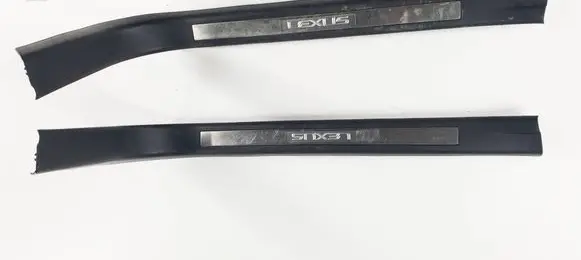 Lexus RX 330 - 350 - 400H Foot area side trim 