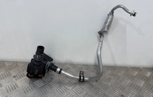 Audi A4 S4 B9 8W Engine coolant pipe/hose 06M121085H 06H121601M