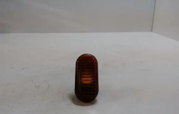 Renault Clio II Front fender indicator light 7700822136