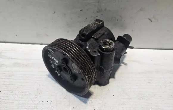 Renault Laguna I Power steering pump 7700823735F 7700823794B 26026915