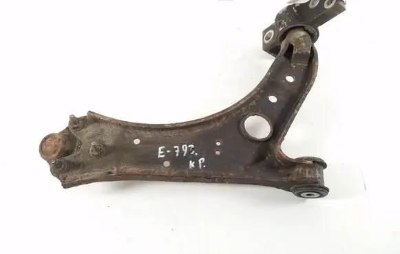 Volkswagen Golf V Front lower control arm/wishbone