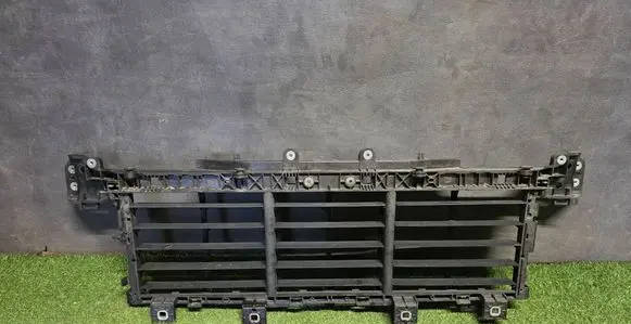 Porsche Cayenne (9Y0 9Y3) Intercooler air channel guide 9Y0806255D