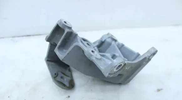Tesla Model X Engine mounting bracket 1075824