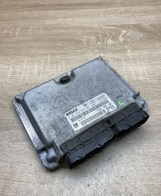 Opel Astra G Engine control unit/module ECU 24417167 0281010267