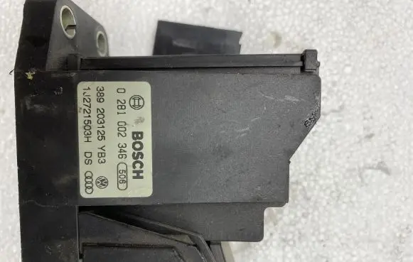 Volkswagen Golf IV Accelerator throttle pedal 1J2721503H