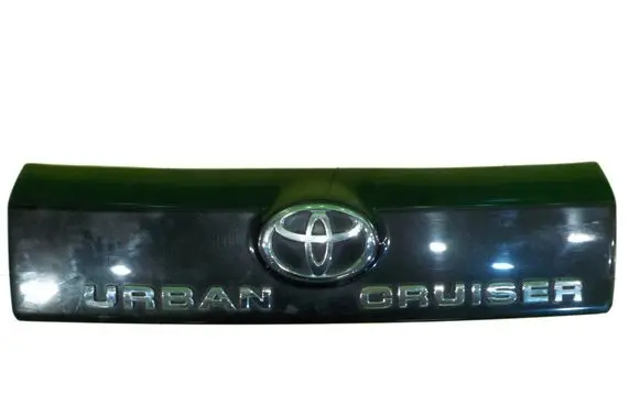 Toyota Urban Cruiser (XP110) Rear light center trim bar blend 7680152140