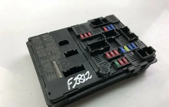 Nissan Note (E12) Fuse box set 284B71HZ2A F2812