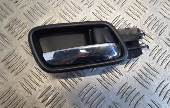 Honda CR-V Front door interior handle