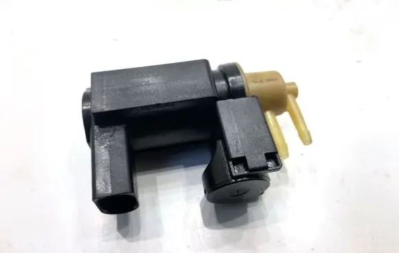 Volvo V60 Fuel pressure regulator 31339808