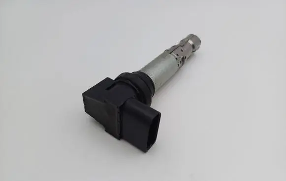 Volkswagen Touran I High voltage ignition coil 036905715