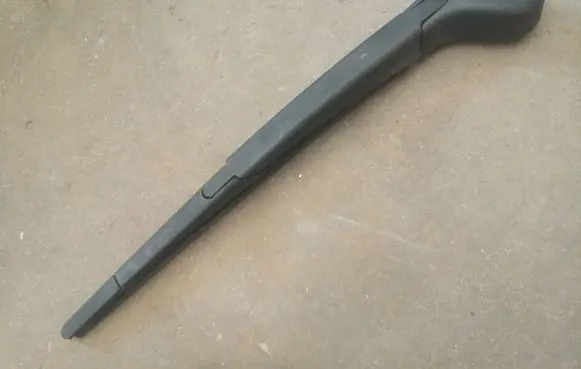 Ford Focus Rear wiper blade arm