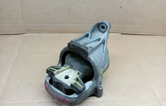 Audi A4 S4 B9 Engine mount bracket 8W0199372CD 3618952