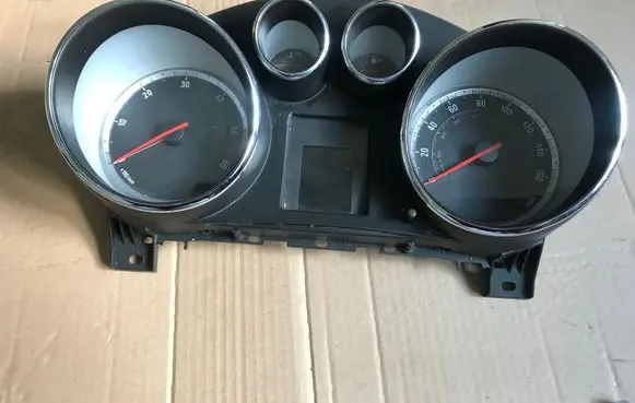 Opel Insignia A Speedometer (instrument cluster) 12844136
