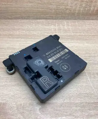 Mercedes-Benz CLS C219 Door control unit/module 2198200326 5032