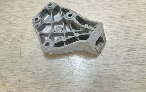 BMW 5 F10 F11 Engine mounting bracket 6859899