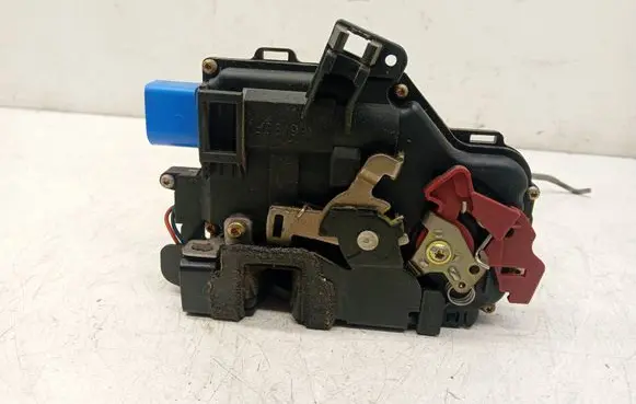 Audi A8 S8 D3 4E Front door lock 4E1837016 PA6630