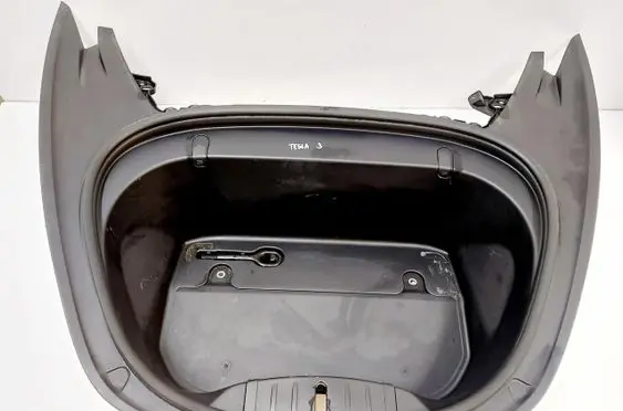Glove box