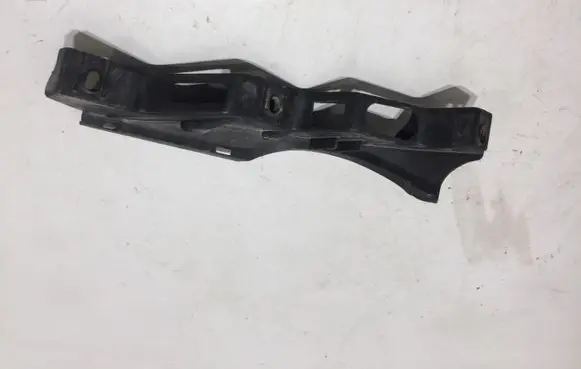 Volkswagen PASSAT B6 Front bumper mounting bracket 3C0807889