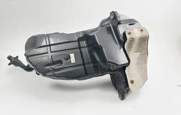 Audi Q7 4M AdBlue liquid reservoir 4077001BB 20160520