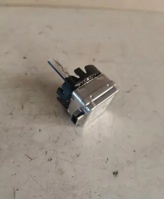 Mercedes-Benz E W212 Xenon bulb 66140 550493 Q2J39515