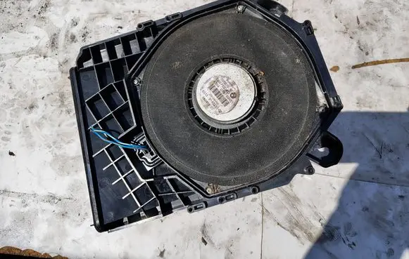 BMW 1 E81 E87 Subwoofer speaker 914323302