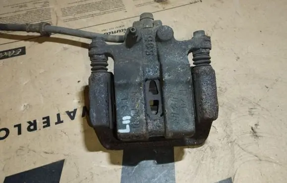 Honda FR-V Rear brake caliper