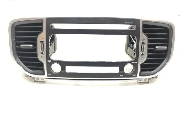 KIA Sportage Radio/GPS head unit trim 97420F1000 U14703B