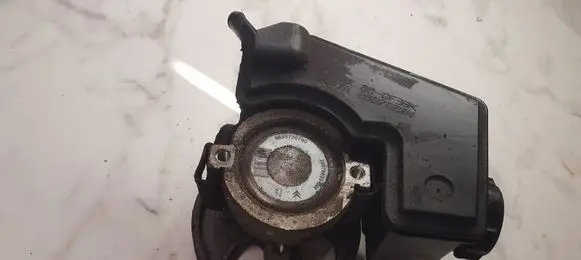 Peugeot 206 Power steering pump 26079884 9639726780