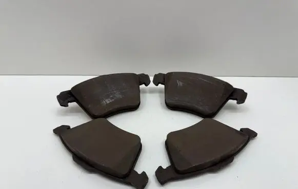 Volvo V60 Brake pads (front) 