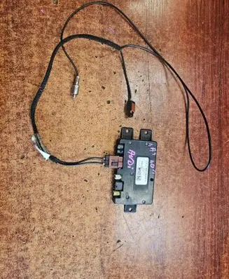 Audi A3 S3 8L Aerial antenna amplifier 4D0035530C 12020000